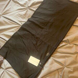 Black Beyond Yoga Pocket Infinity Scarf NWT